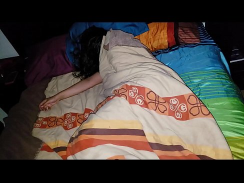 ❤️ Nevlastný syn nadáva svojej mladej nevlastnej matke, zatiaľ čo ona spí. ❤❌ Šukanie video na sk.it-com.top ️❤